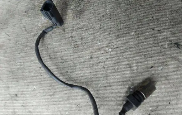 Volvo XC90 Crankshaft position sensor 1275599 041123 0276000650