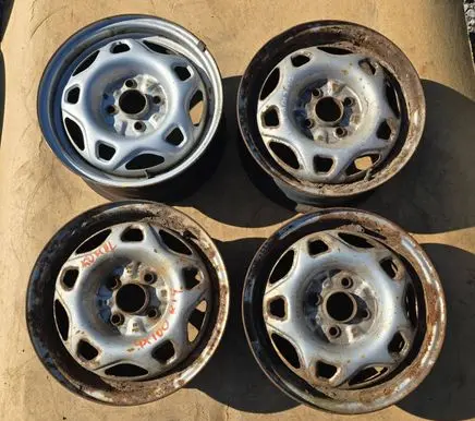 Mitsubishi Carisma R14 steel rim 