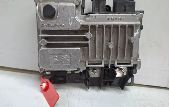 Citroen C4 II Picasso Start/Stop control module S27610621 9819596180