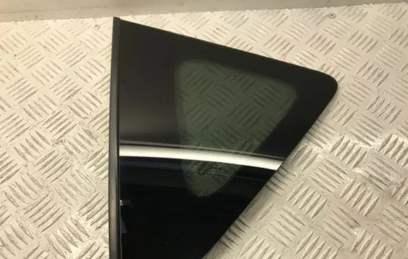 Toyota Verso Rear side window 756420F010 627200F040