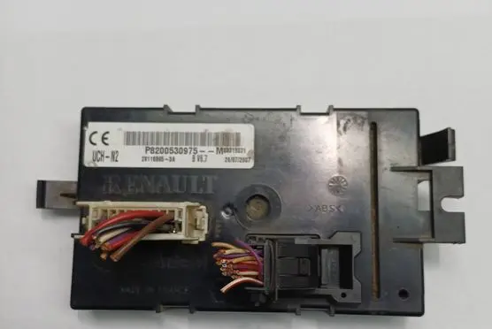 Renault Trafic II (X83) Comfort/convenience module P8200530975M 281188653A UCHN2