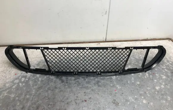 BMW 5 E60 E61 Front bumper lower grill 7896586BILI 7896586