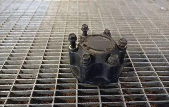 KIA Sportage Hub lock B034