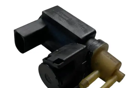 Volvo V40 Turbo solenoid valve 31339808 17T331 70466400