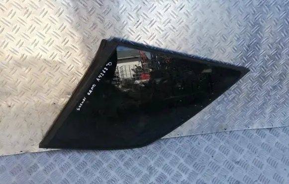 Suzuki Grand Vitara II Rear side window