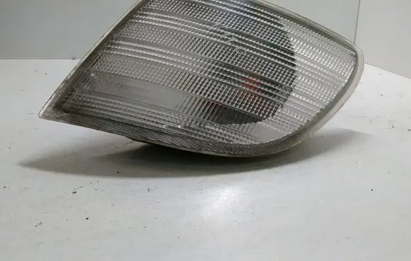 Mercedes-Benz Vito Viano W638 Front indicator light 6388200821