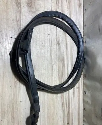 Mercedes-Benz CLK A208 C208 Trunk rubber seal (body) A2087500898