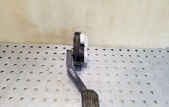 Volvo XC70 Accelerator throttle pedal 6PV00853714 30683517