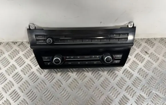 BMW 5 F10 F11 Climate control unit 9331832