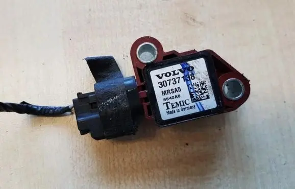 Volvo V50 Airbag deployment crash/impact sensor 30737138 8840A6