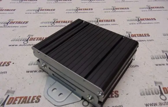 Mercedes-Benz GL X164 Voltage converter inverter A2049820020