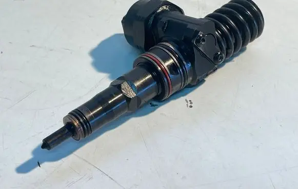 Skoda Fabia Mk1 (6Y) Fuel injector 0414720015 038130073J