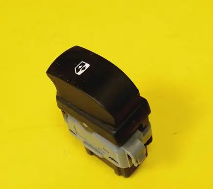 Renault Clio III Electric window control switch 214936A 28082