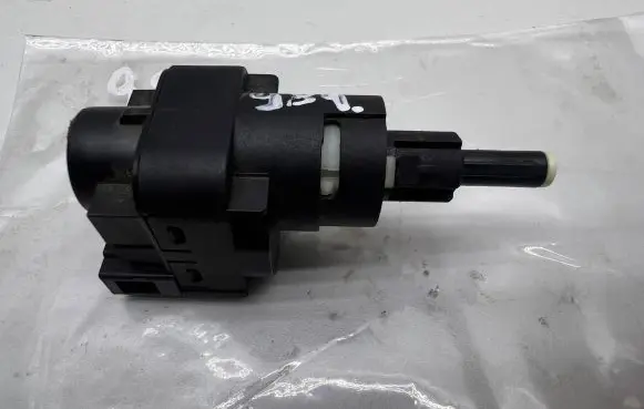 Audi A3 S3 A3 Sportback 8P Brake pedal sensor switch 6Q0945511