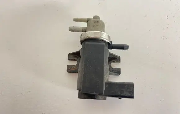 Vacuum valve