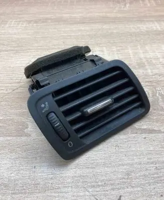 Volkswagen PASSAT B6 Dash center air vent grill 3C2819702 05772001