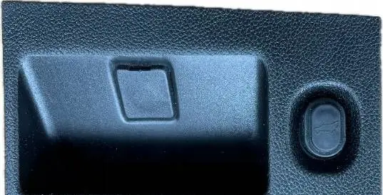 GMC Yukon Tailgate opening switch 23477967 23477968