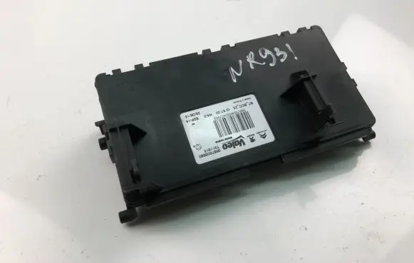 Citroen C4 I Central body control module 9687606680