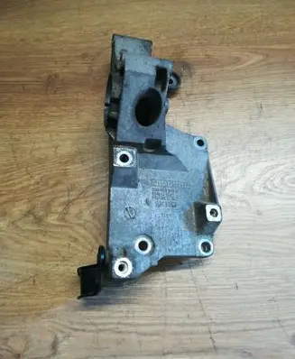Skoda Fabia Mk1 (6Y) Generator/alternator bracket 038903143R