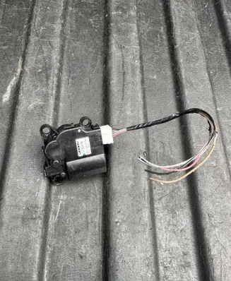 Porsche Macan (95B) Air flap motor/actuator D332NFFAA01