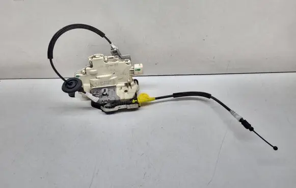 Audi A4 S4 B8 8K Rear door lock 8K0839016