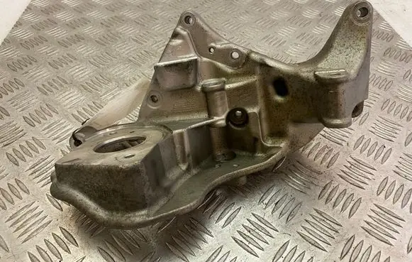 Volvo XC60 Generator/alternator bracket 31401103