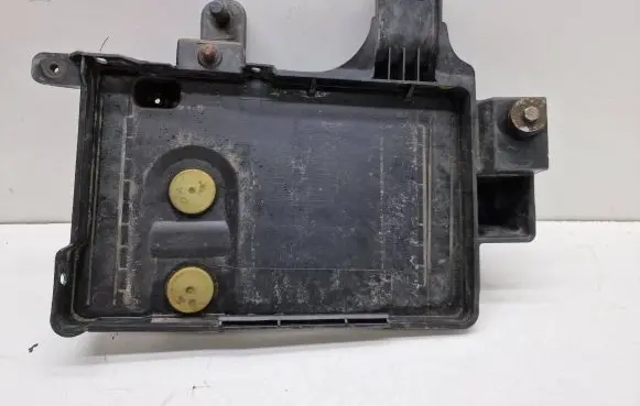 Mitsubishi Colt Battery tray 8201A084 89101112