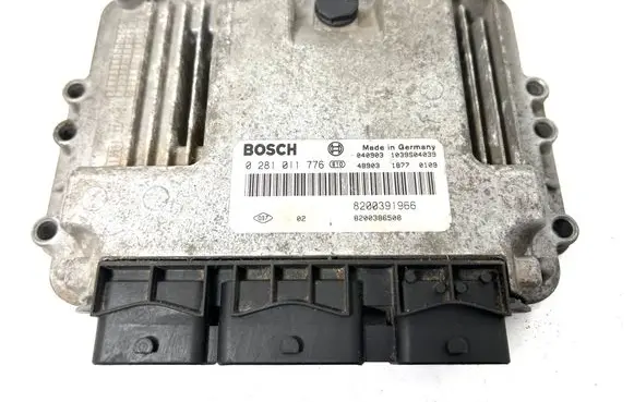 Renault Megane II Engine control unit/module 0281011776 8200391966