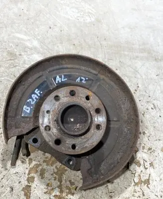 Opel Zafira B Rear wheel hub spindle/knuckle 