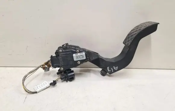 Audi A6 S6 C5 4B Accelerator throttle pedal 8D1721523 6PV00777007