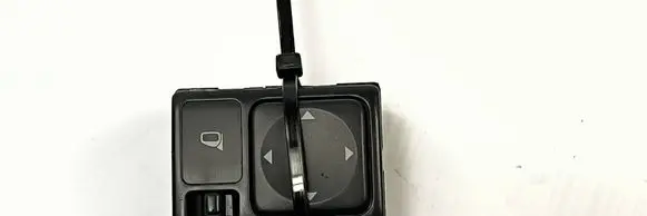 Nissan Note (E11) Wing mirror switch