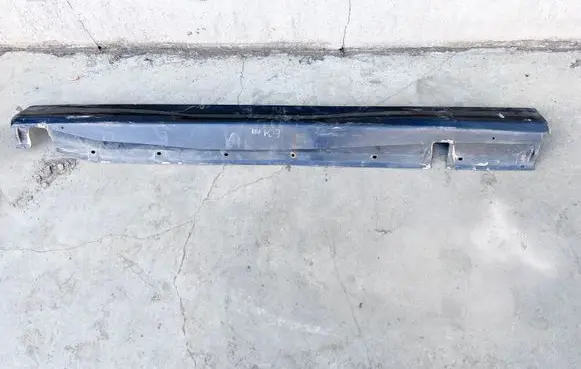 BMW 8 E31 Sill/side skirt trim 517119408600 51711940860 51718108392