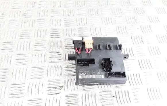 Audi A4 S4 B7 8E 8H Comfort/convenience module 8E0907279L
