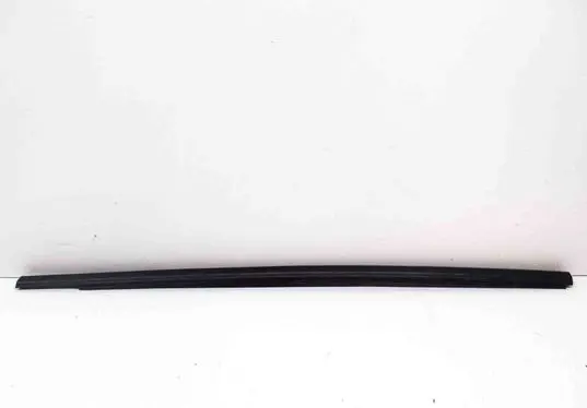 Opel Mokka B Front door glass trim molding 