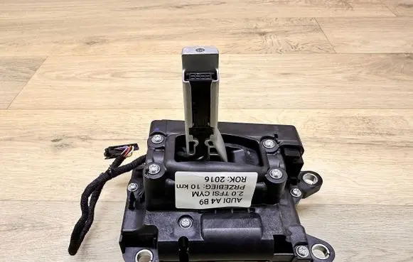 Audi A4 S4 B9 8W Gear selector/shifter in gearbox 8W1713041E