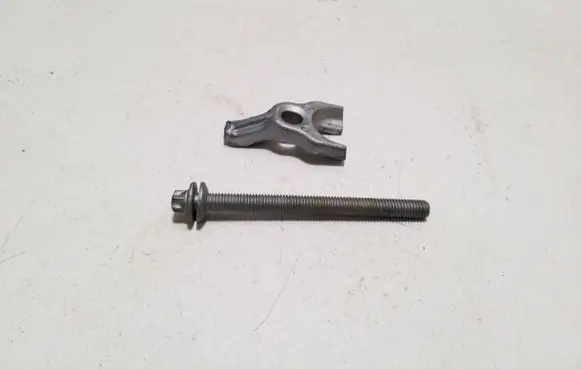 BMW X5 F15 Fuel Injector clamp holder 