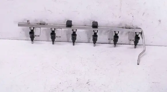 BMW 5 E60 E61 Fuel injectors set 7541453 1427240