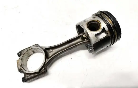 Volkswagen Caddy Piston with connecting rod 038G