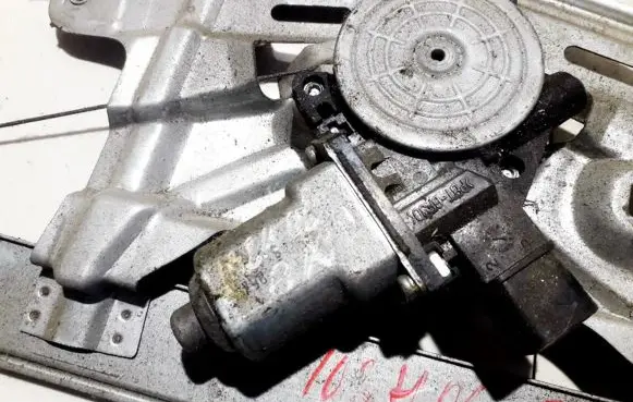 Honda Civic Front door window regulator motor