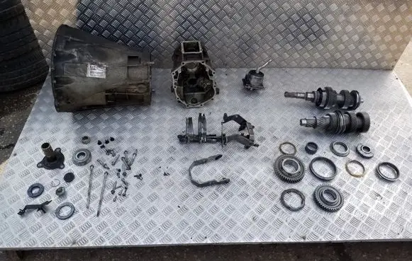 Dodge Nitro Manual 6 speed gearbox P52104704AE 52104704AE