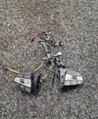 BMW i4 Steering wheel buttons/switches 9873214