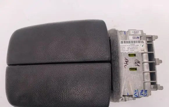 Audi Q7 4M Armrest 4M0864207A 4M0864207 7098254A