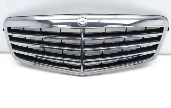 Mercedes-Benz E W212 Front bumper upper radiator grill 