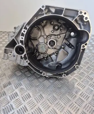 Renault Captur II Manual 6 speed gearbox 304015768R JT4004 320107520R