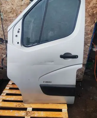 Opel Movano B Front door