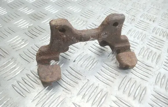 BMW 5 E34 Brake caliper pad carrier rear 