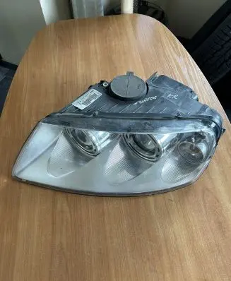 Volkswagen Touareg I Headlight/headlamp