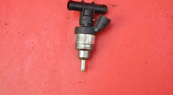 Ford Fusion Fuel injector 67R-010213