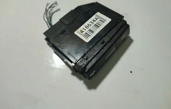 Toyota Avensis T250 Windscreen/window heater switch 8479005130C