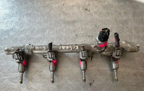 Nissan Qashqai Fuel main line pipe